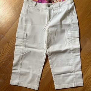 Capri pants white size 8 Jones Wear Jeans